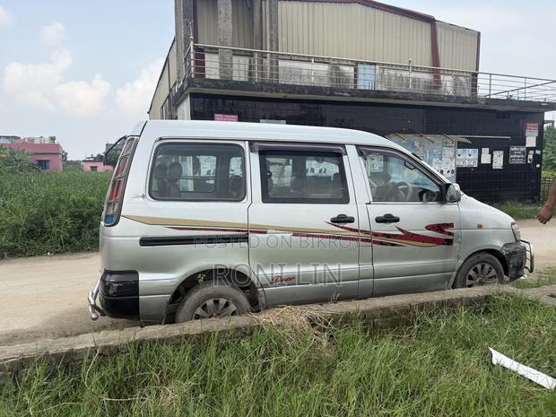 Toyota Noah 2.0 FWD (8 Seater) 2003 Silver