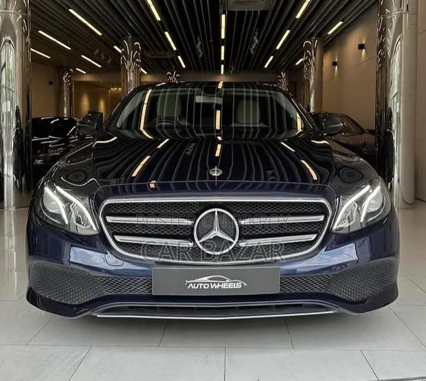 Mercedes-Benz E200 2016 Blue