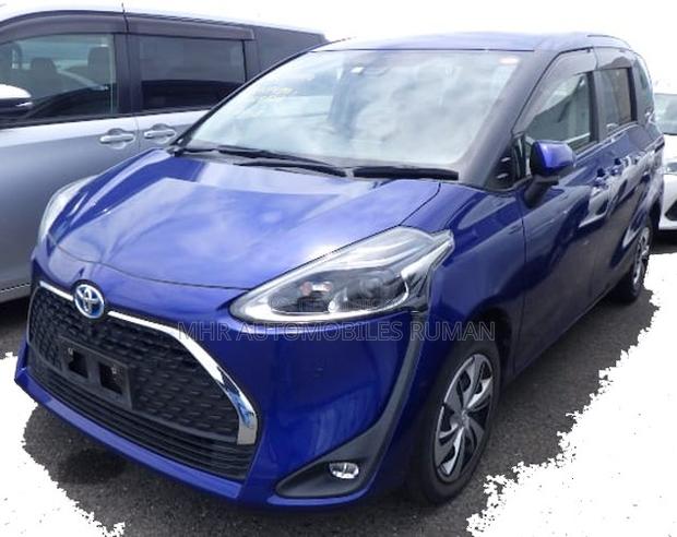 Toyota Sienta 1.5 Hybrid FWD 2021 Blue