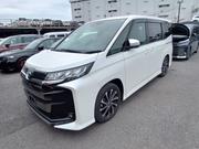 Toyota Noah 2023 Pearl for sale