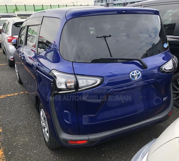 Toyota Sienta 1.5 FWD 2021 Blue