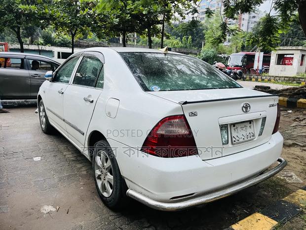 Toyota Corolla 2004 White