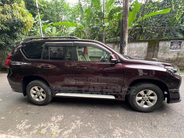 Toyota Land Cruiser Prado 2011 Maroon