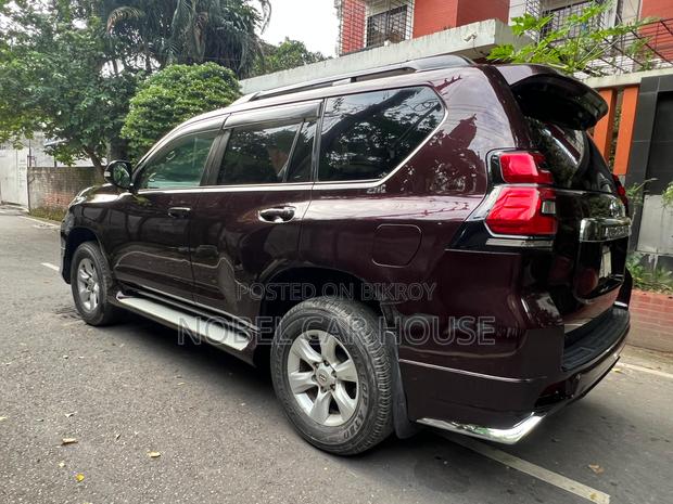Toyota Land Cruiser Prado 2011 Maroon