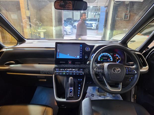 Toyota Noah 2022 Pearl