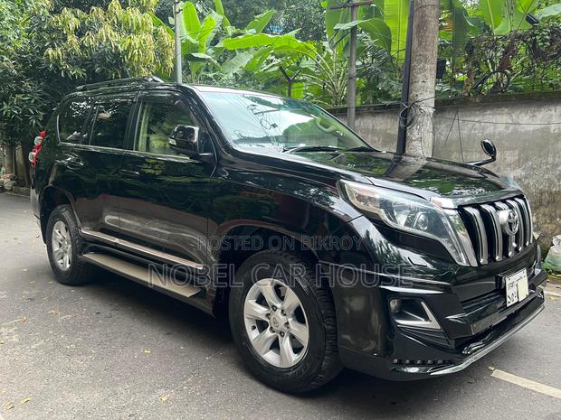 Toyota Land Cruiser Prado 2011 Black