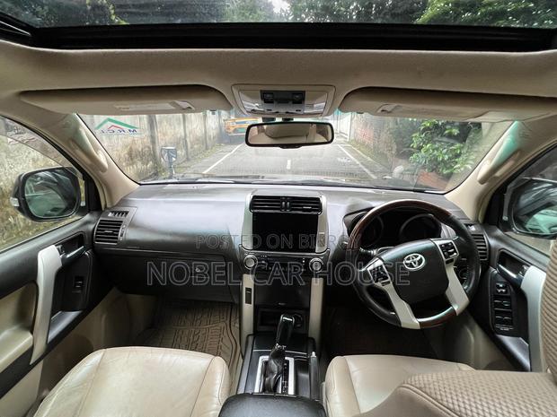 Toyota Land Cruiser Prado 2011 Black