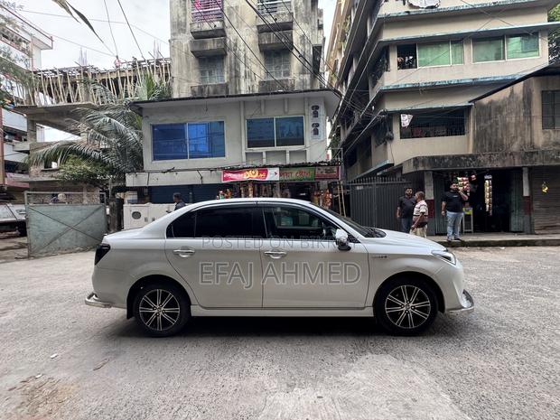 Toyota Axio 2016 Pearl