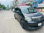 Toyota Noah 2011 Gray for sale