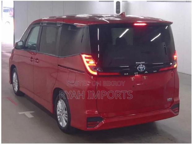 Toyota Noah 2023 Red