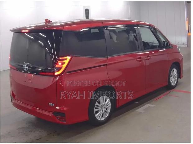 Toyota Noah 2023 Red