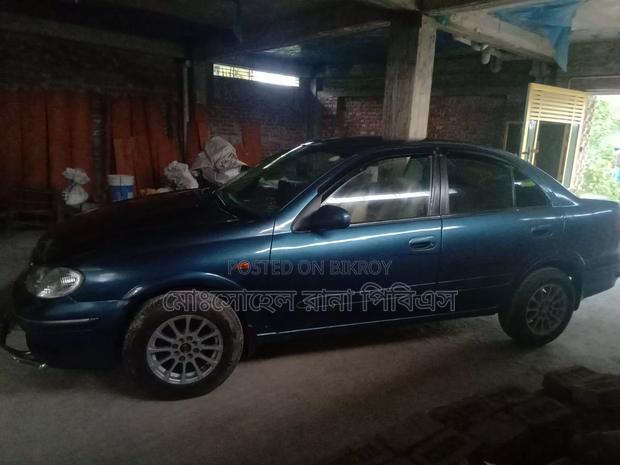 Nissan Sunny 2001 Blue