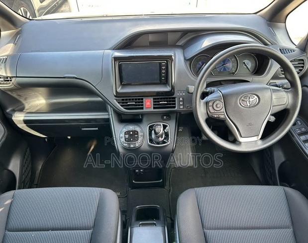 Toyota Noah 1.8 FWD Hybrid (7 Seater) 2021 Pearl