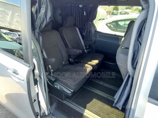 Toyota Noah 2021 Silver