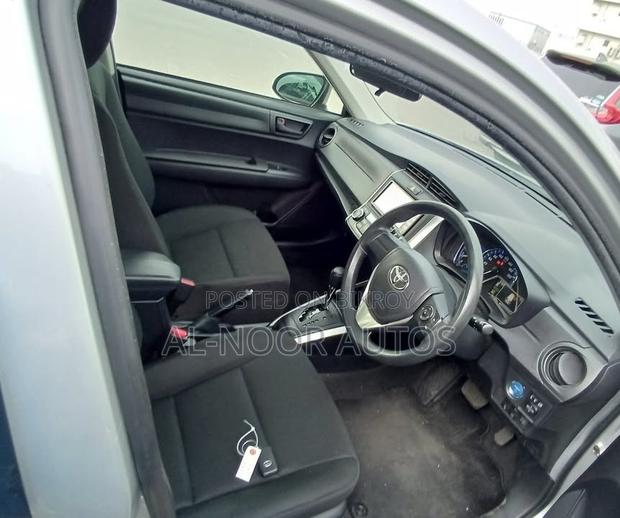 Toyota Corolla Fielder 1.5 Hybrid FWD 2021 Silver
