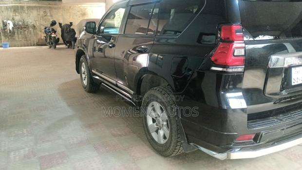 Toyota Land Cruiser Prado 2016 Black