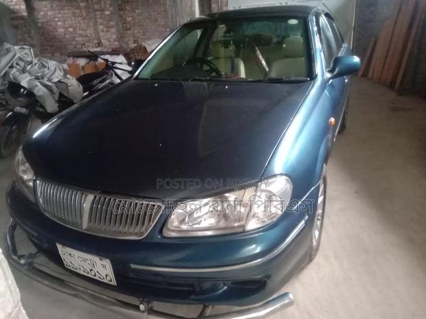 Nissan Sunny 2001 Blue