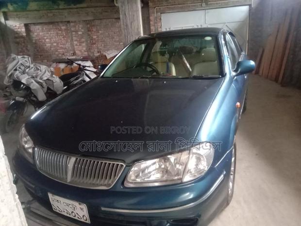Nissan Sunny 2001 Blue