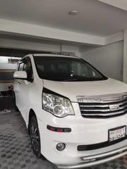 Toyota Noah 2.0 158hp AWD (8 Seater) 2013 Pearl for sale