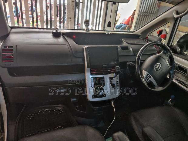 Toyota Noah 2.0 158hp AWD (8 Seater) 2013 Pearl