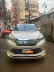 Toyota Harrier 2.0 2018 Pearl for sale