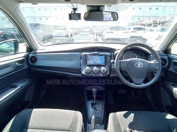 Toyota Axio 2021 Silver