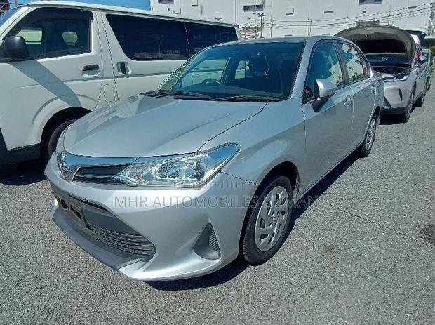 Toyota Axio 2021 Silver