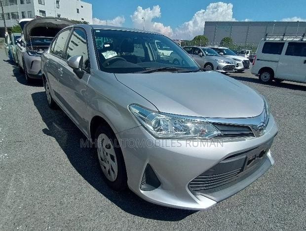 Toyota Axio 2021 Silver