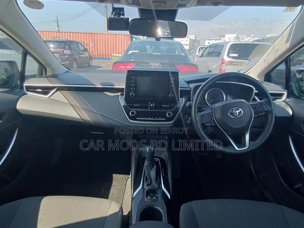 Toyota Corolla SE 2021 White