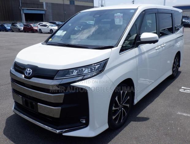 Toyota Noah 2023 Pearl