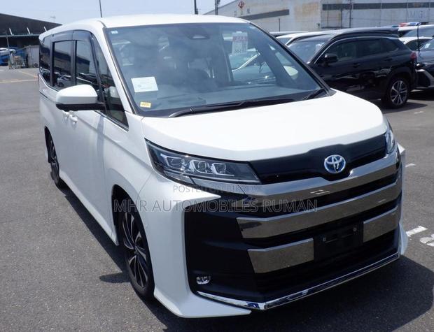 Toyota Noah 2023 Pearl