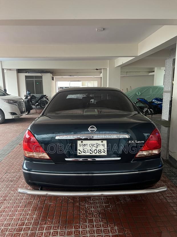 Nissan Sunny 2005