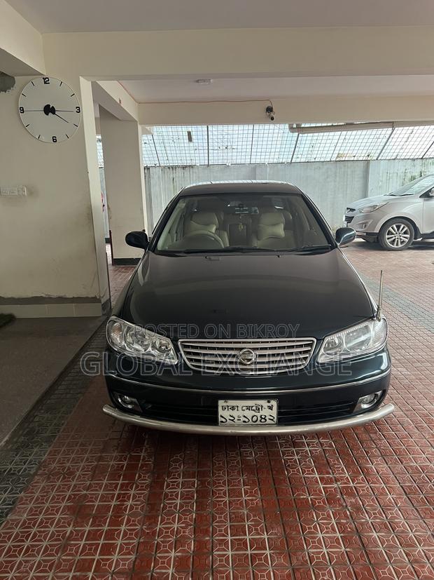 Nissan Sunny 2005