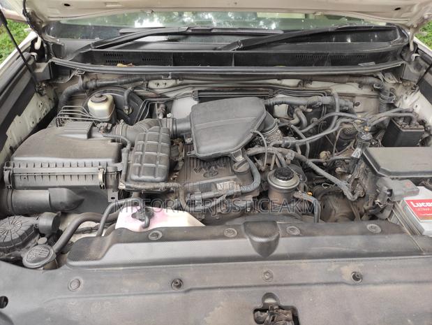 Toyota Land Cruiser Prado 2012 Pearl