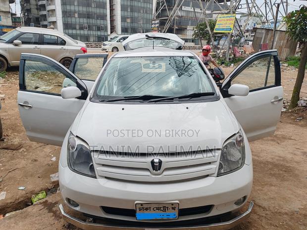 Toyota IST 2004 White