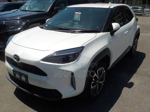 Toyota Yaris Cross 1.5 Hybrid AWD 2021 Pearl