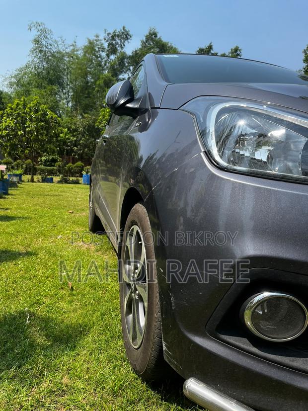 Hyundai Xcent 2017 Gray