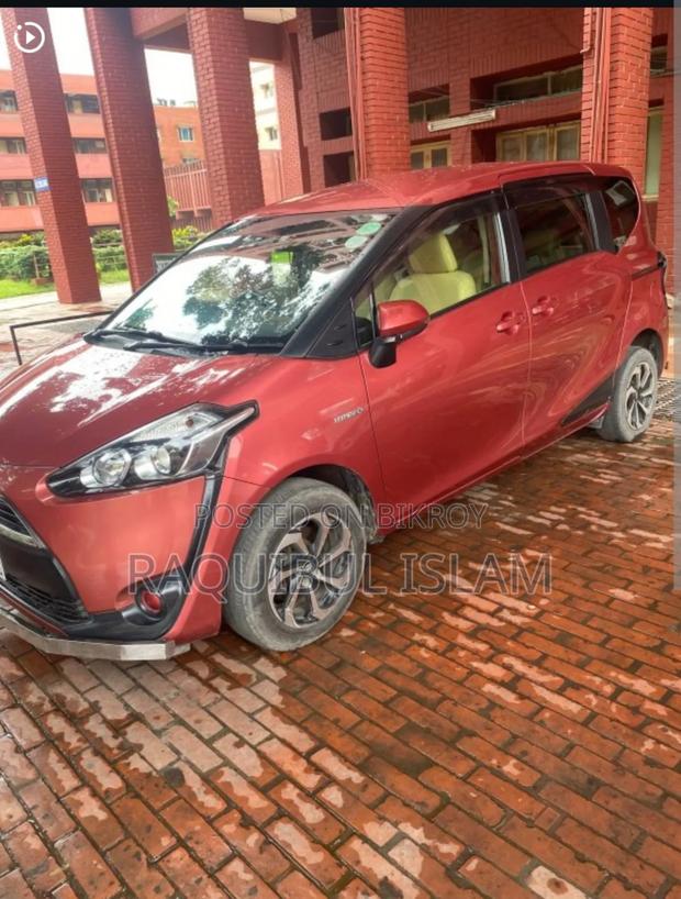 Toyota Sienta 2015 Pink