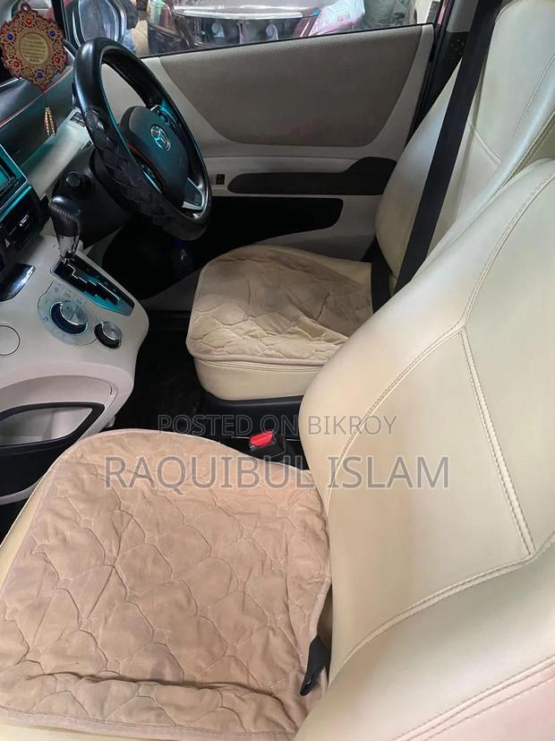 Toyota Sienta 2015 Pink