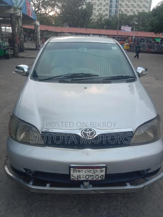 Toyota Platz 1.0 FWD 2000 Silver