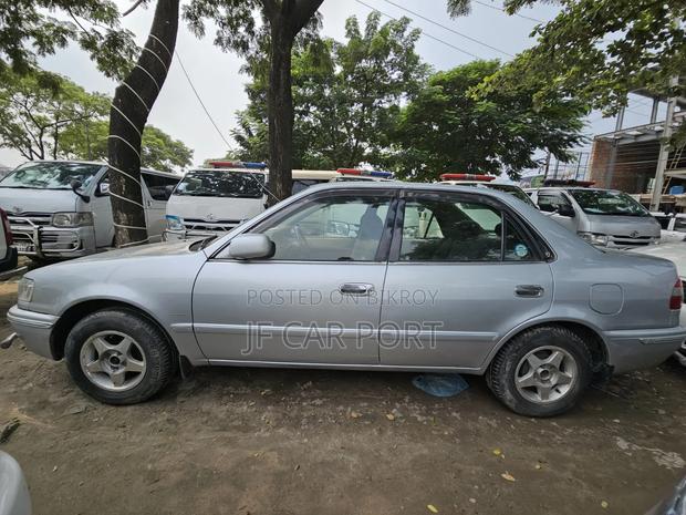 Toyota Corolla X 1.3 Automatic 2000 Silver