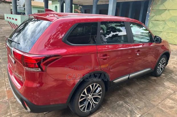 Mitsubishi Outlander 2.0 PHEV AWD 2017 Red
