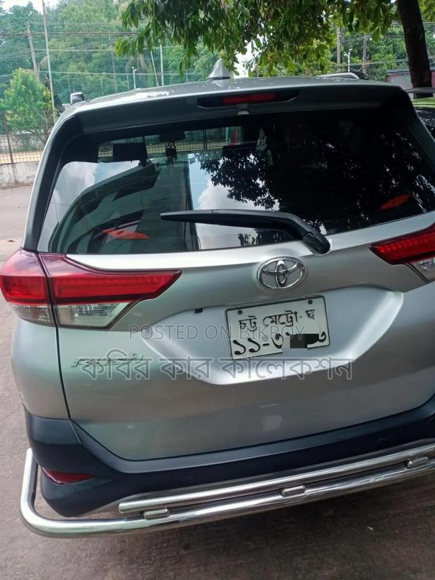 Toyota Noah 2019 Silver