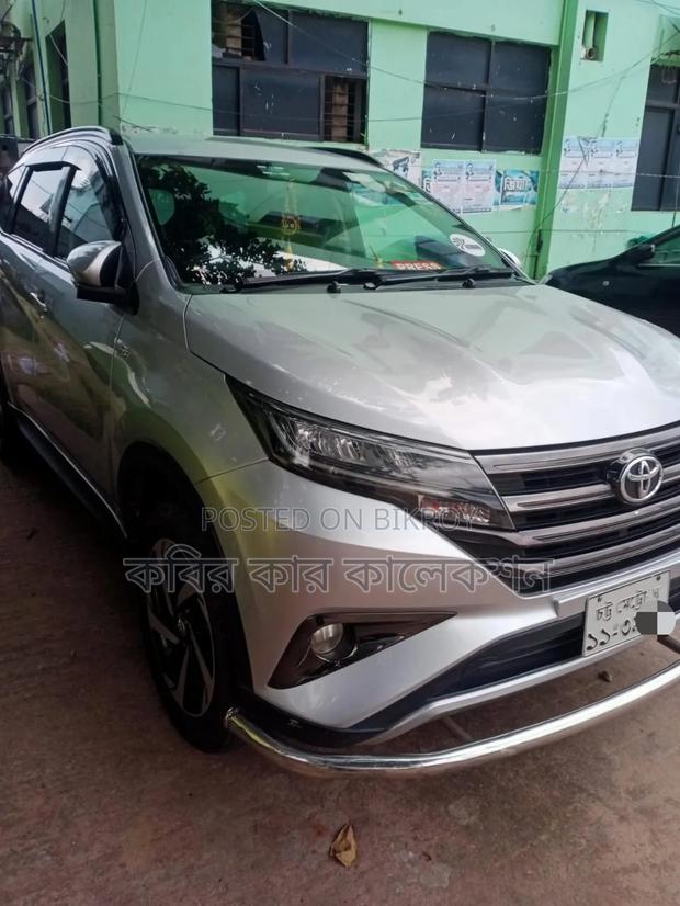 Toyota Noah 2019 Silver