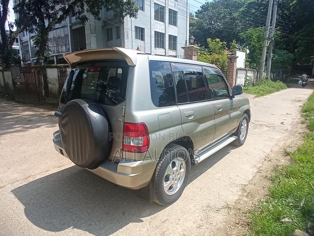 Mitsubishi Pajero 2000 Black