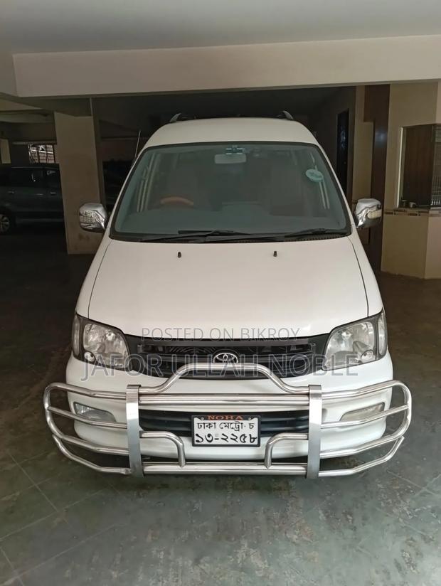 Toyota Noah 2.0 AWD (8 Seater) 2004 Pearl