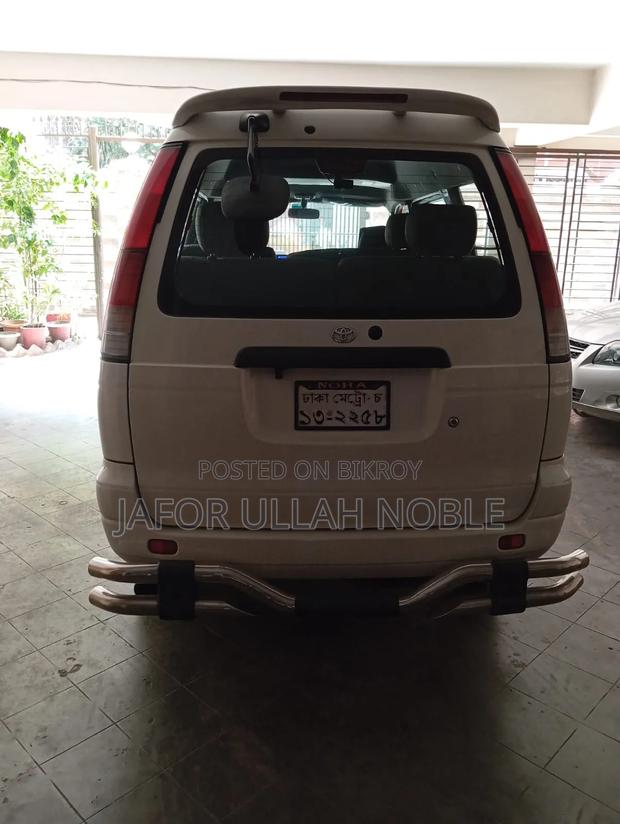 Toyota Noah 2.0 AWD (8 Seater) 2004 Pearl