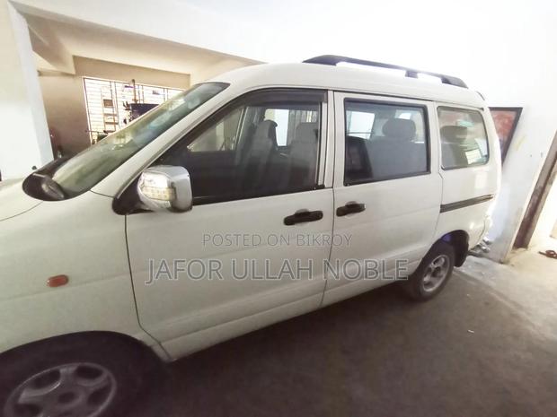 Toyota Noah 2.0 AWD (8 Seater) 2004 Pearl