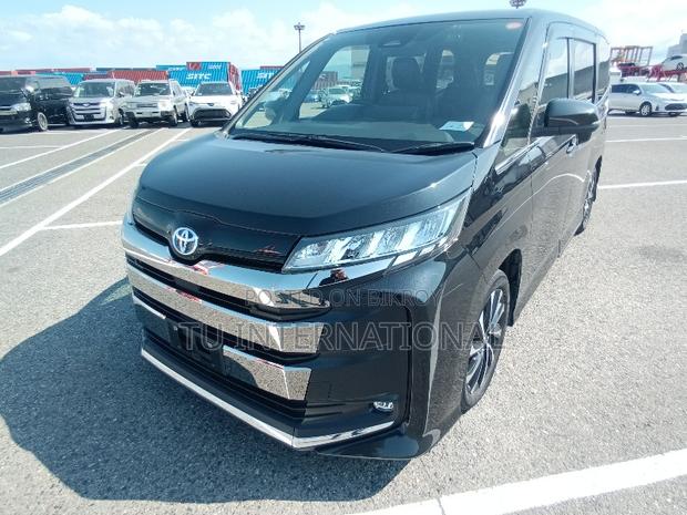 Toyota Noah 2022 Black