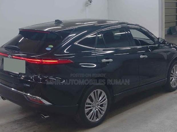 Toyota Harrier 2.0 2021 Black